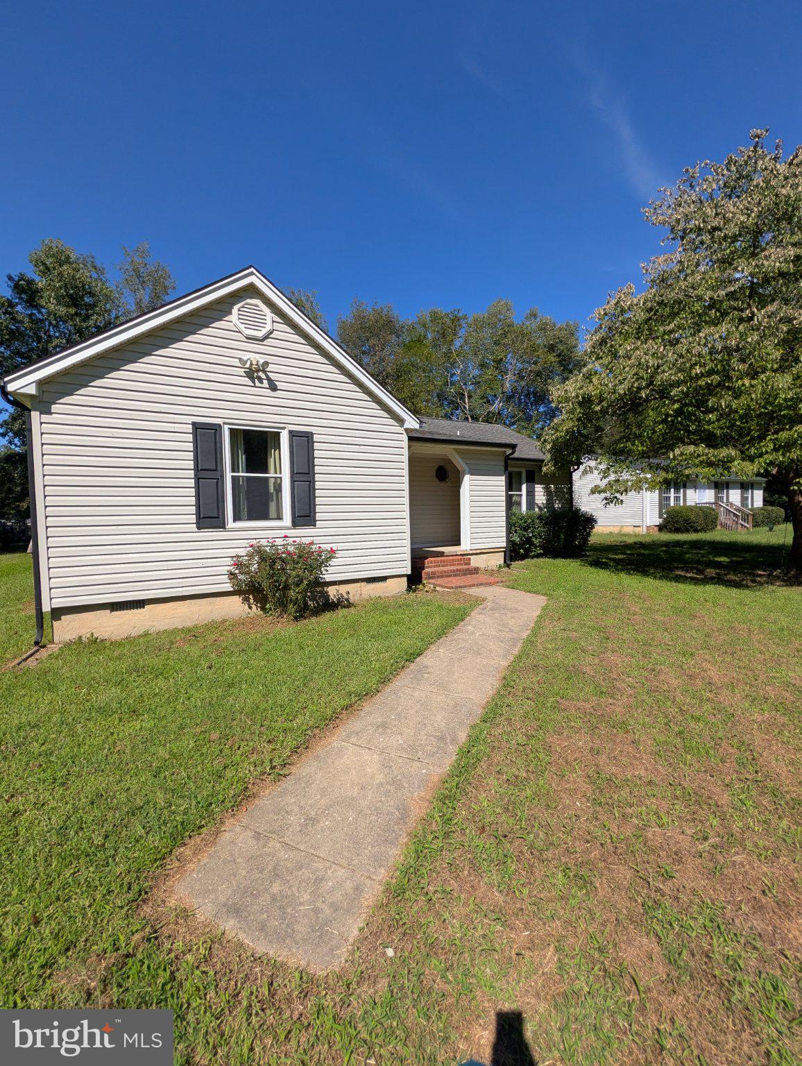 215 HAMILTON DRIVE