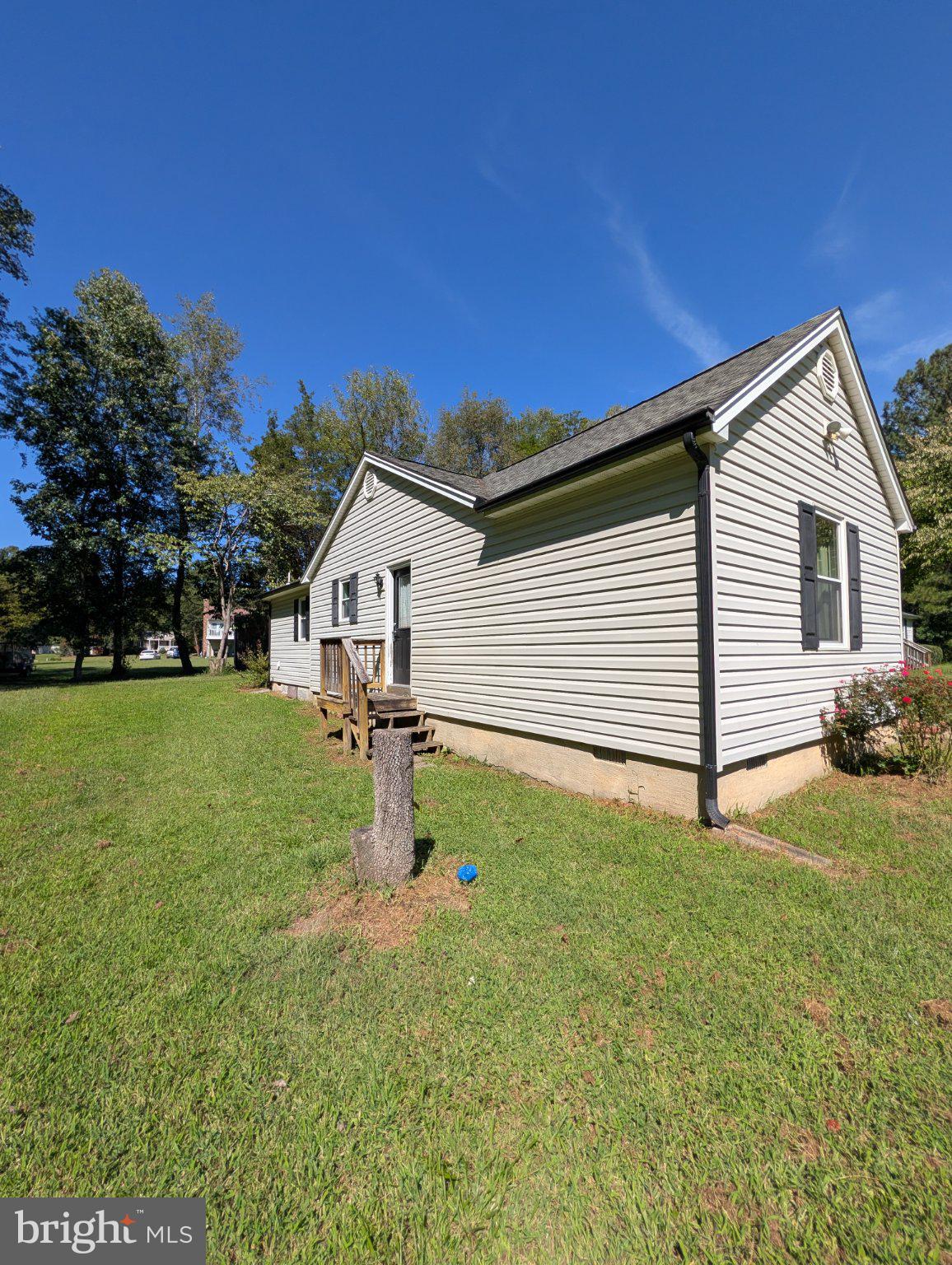 215 HAMILTON DRIVE