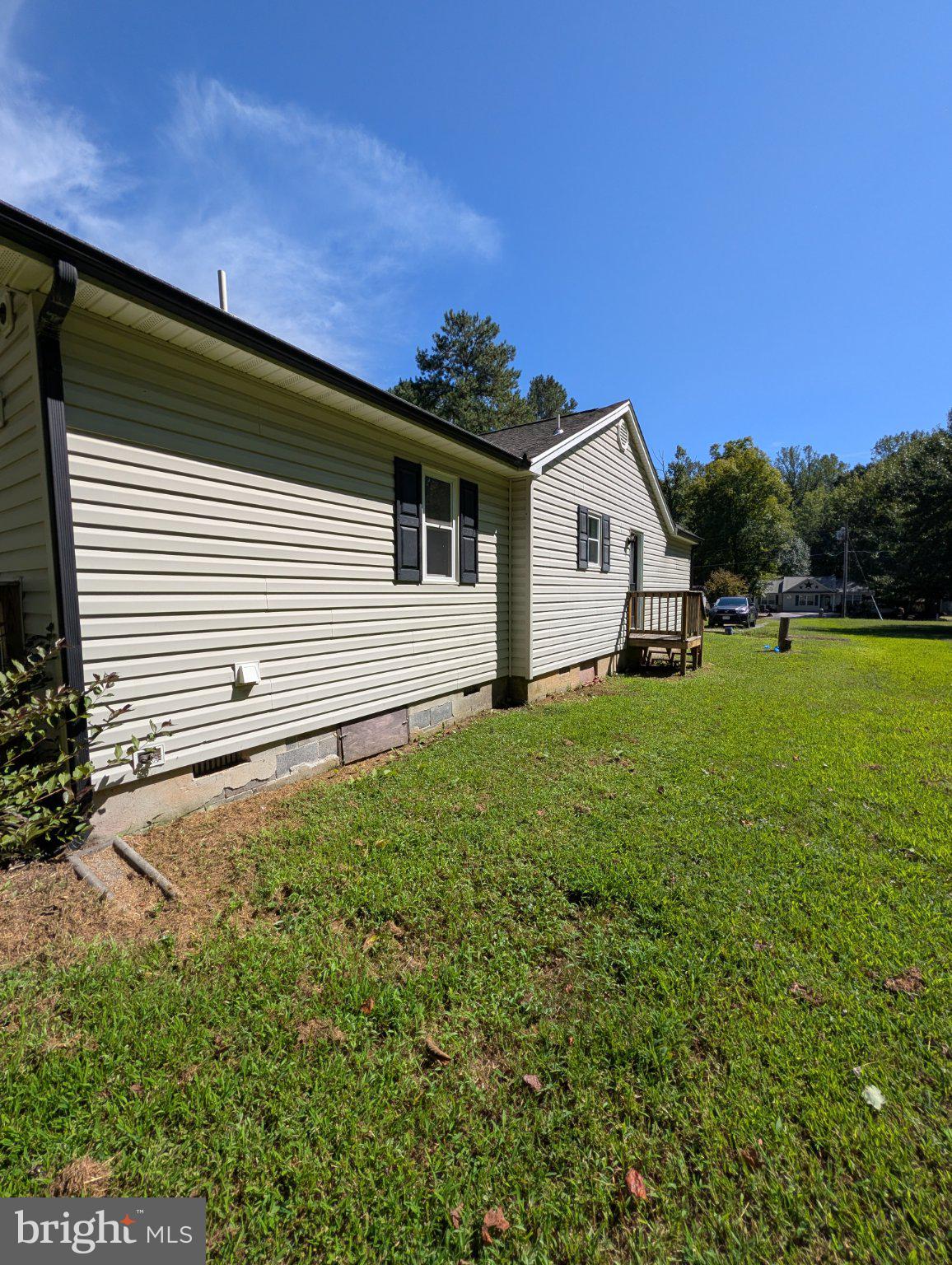 215 HAMILTON DRIVE
