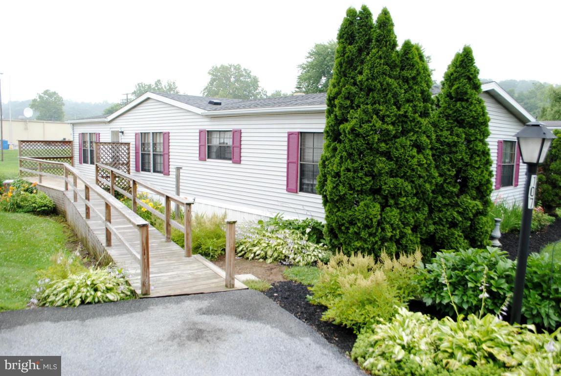 WINCHESTER MEADOWS - Residential