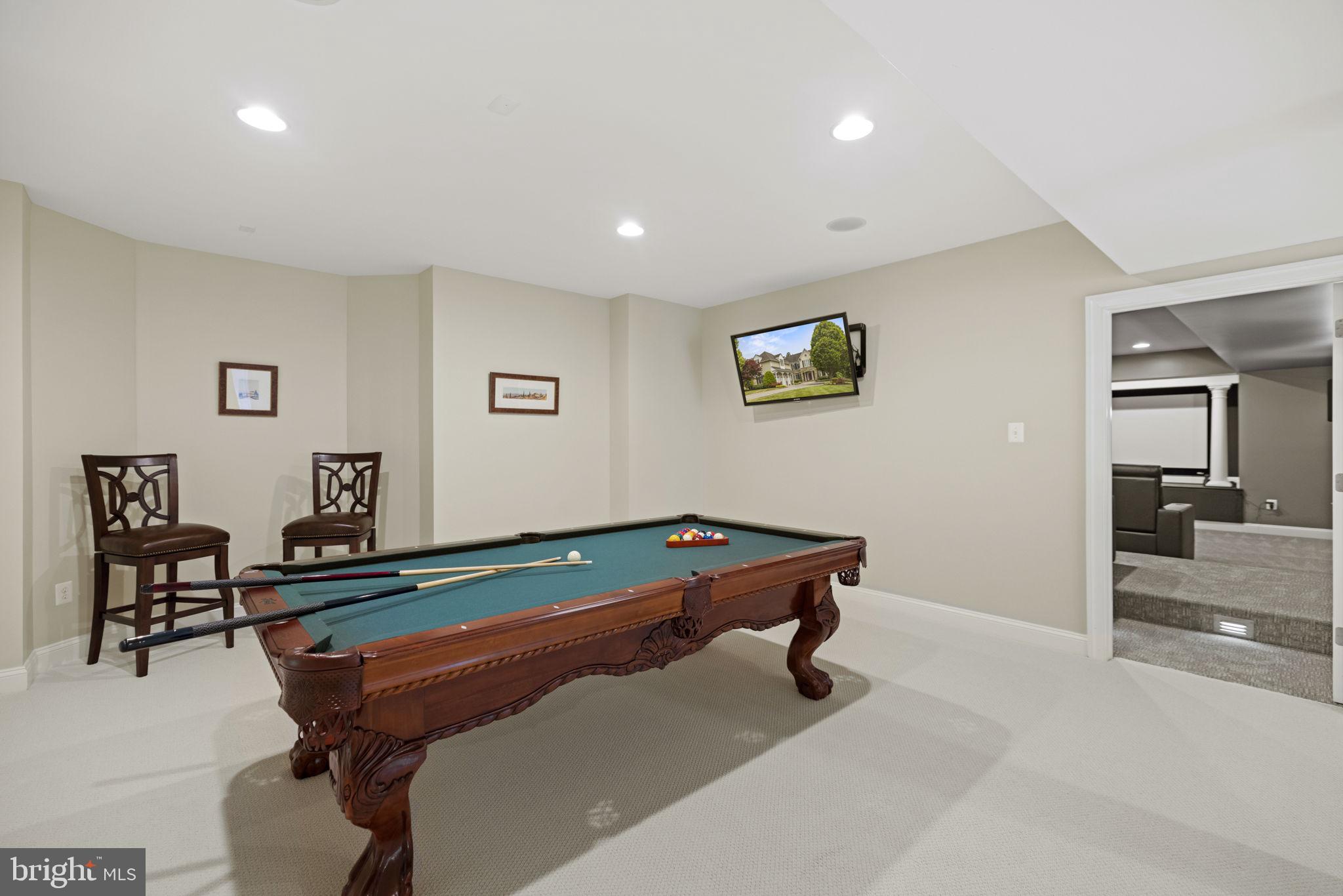 FOX MEADOW - Residential