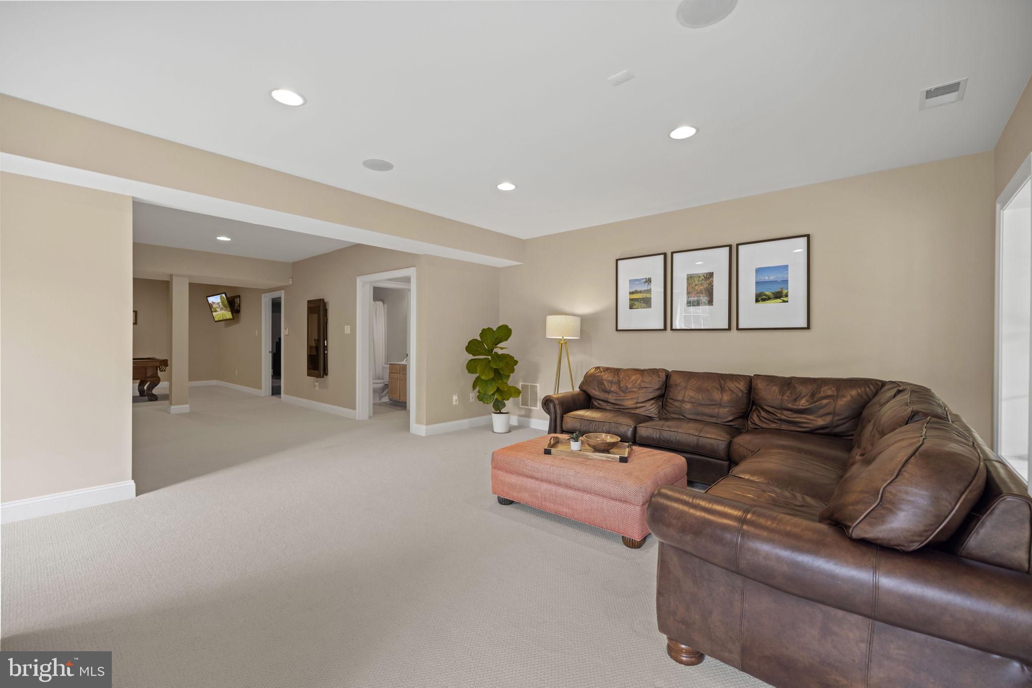 FOX MEADOW - Residential