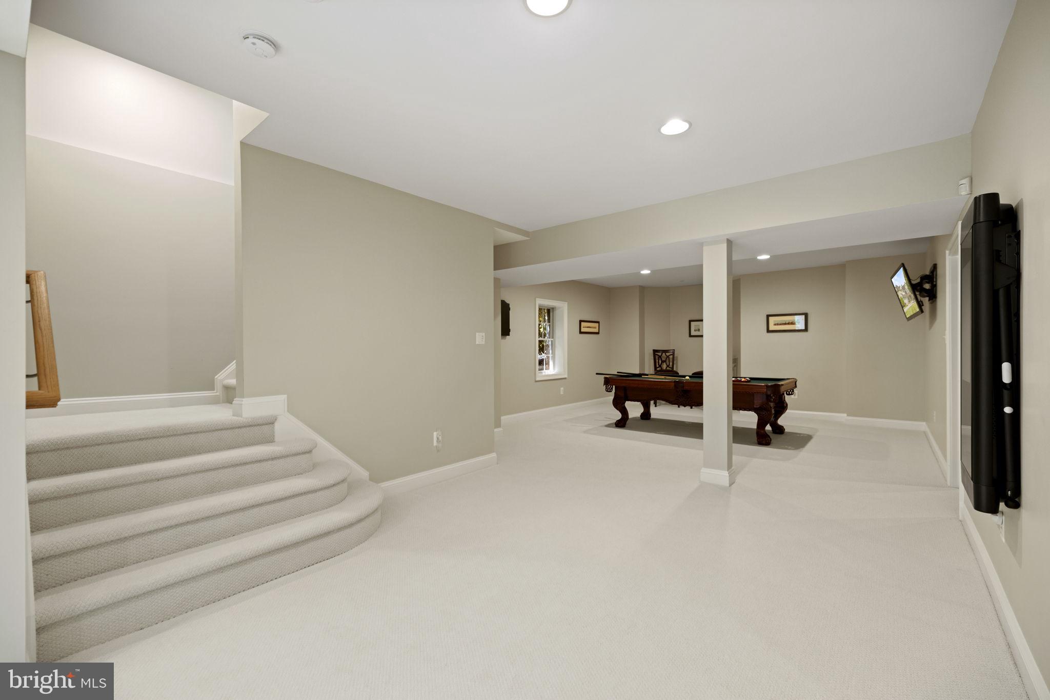 FOX MEADOW - Residential