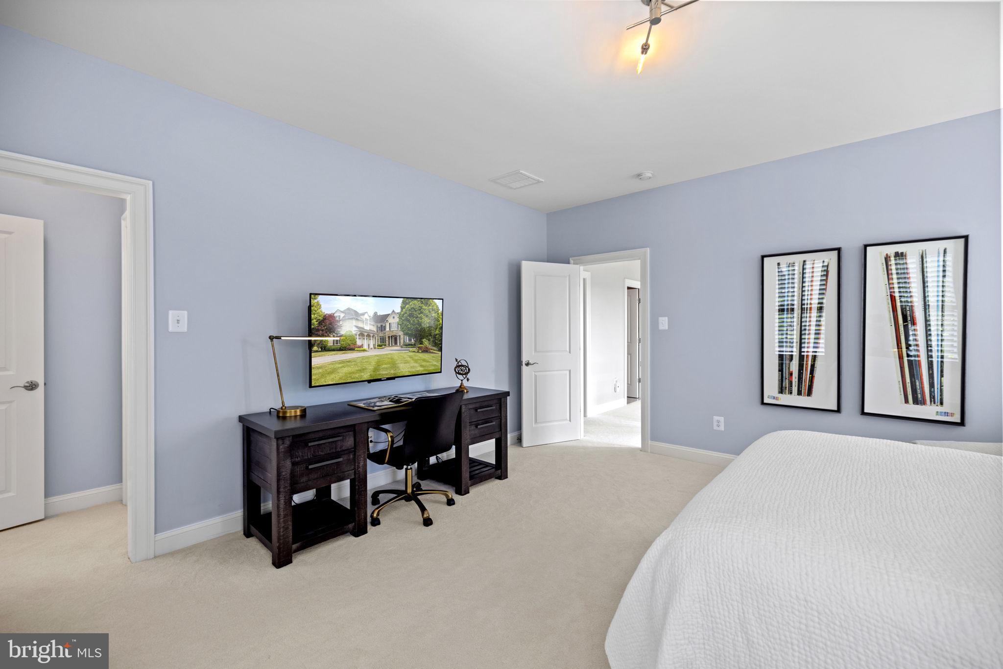 FOX MEADOW - Residential