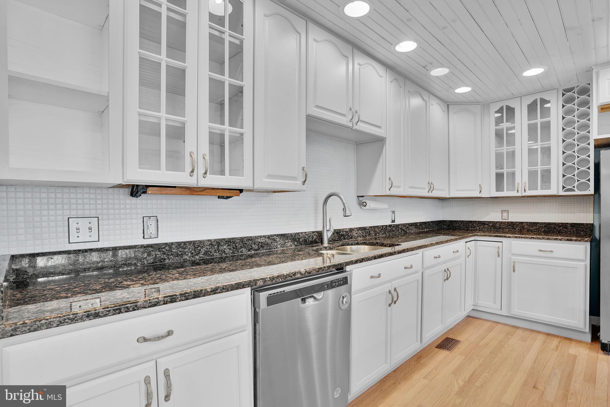 CALVERT BEACH ESTATES - Residential Lease