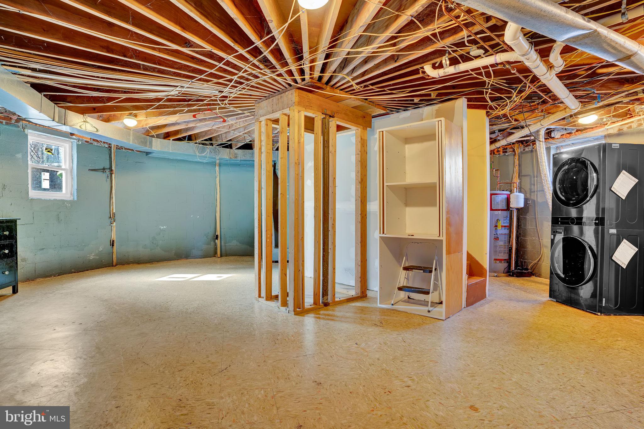 CALVERT BEACH ESTATES - Residential Lease