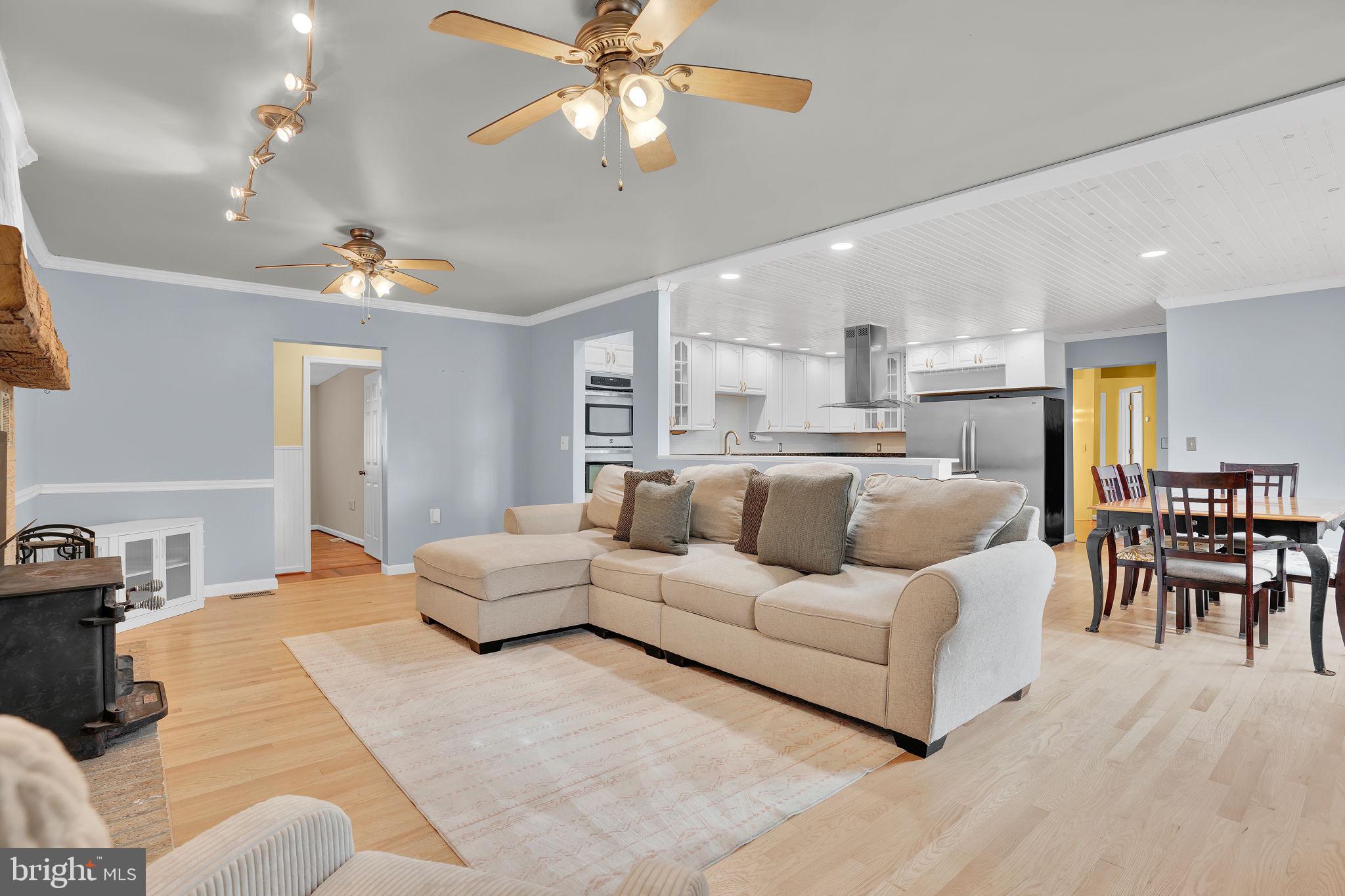 CALVERT BEACH ESTATES - Residential Lease