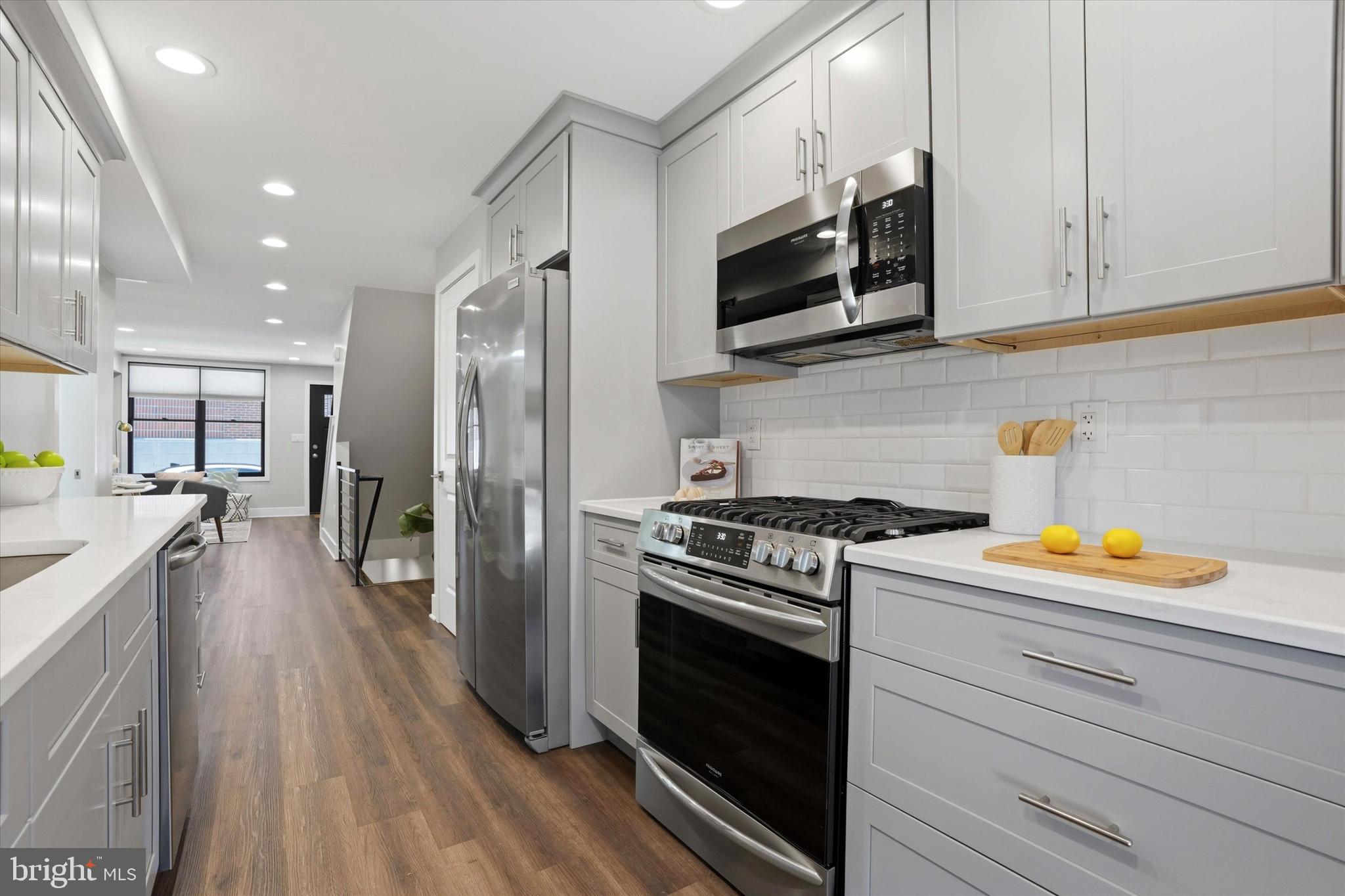 PORT RICHMOND - Residential