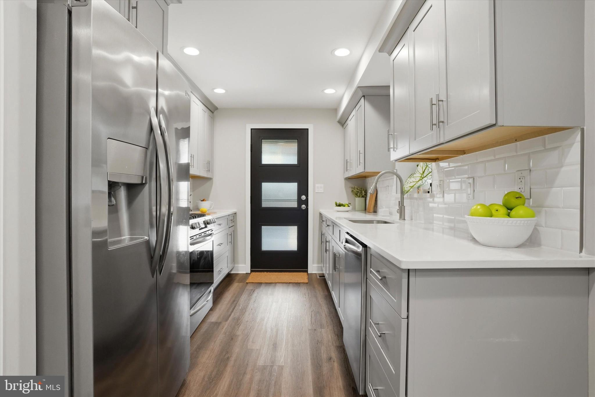 PORT RICHMOND - Residential