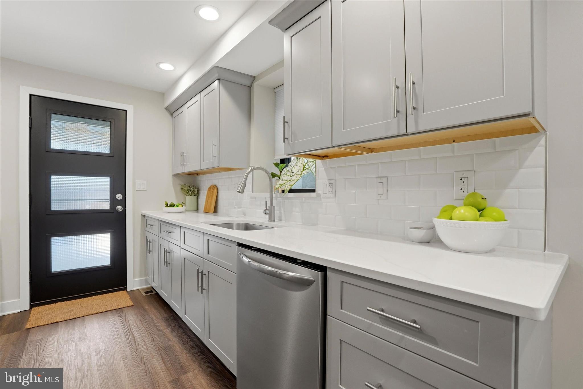 PORT RICHMOND - Residential