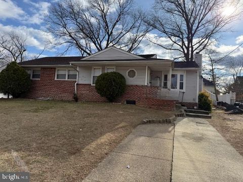 Photo of 16 Langrock Way, BURLINGTON, NJ 08016 (MLS # NJBL2103098)