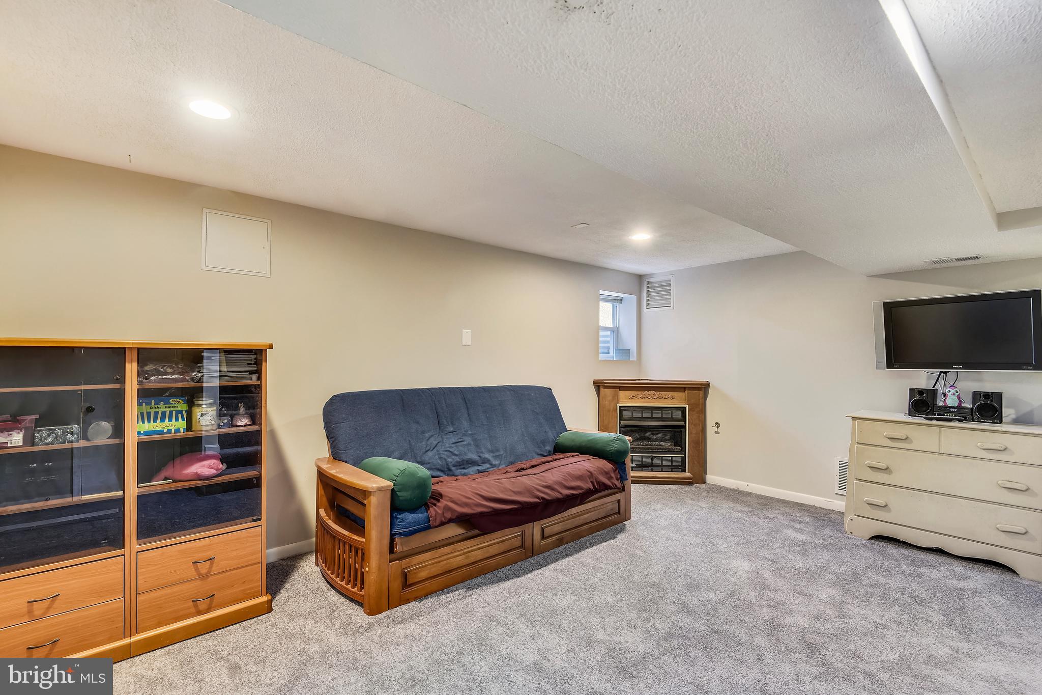 POPLAR HEIGHTS - Residential