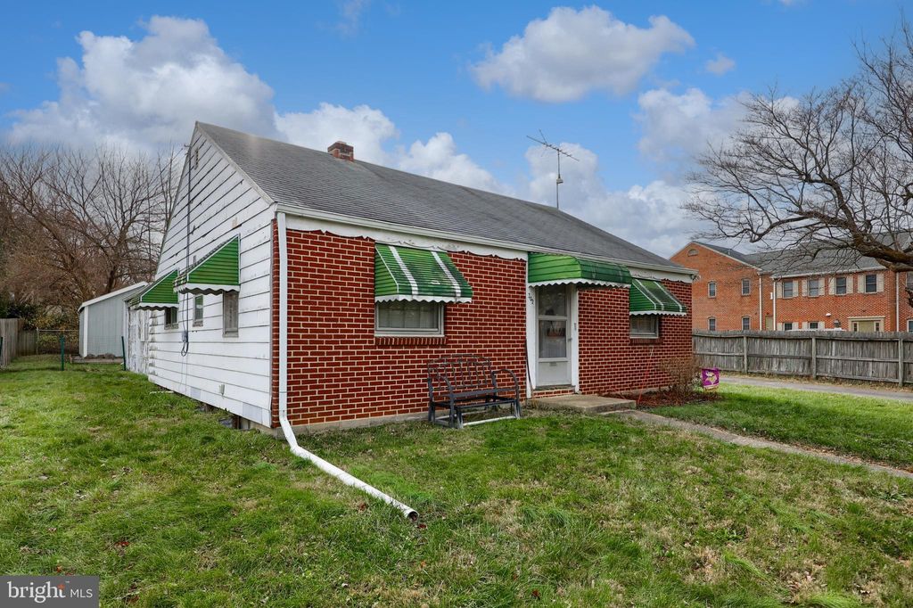 Photo of 202 Elizabeth Drive, LANCASTER, PA 17601 (MLS # PALA2080406)