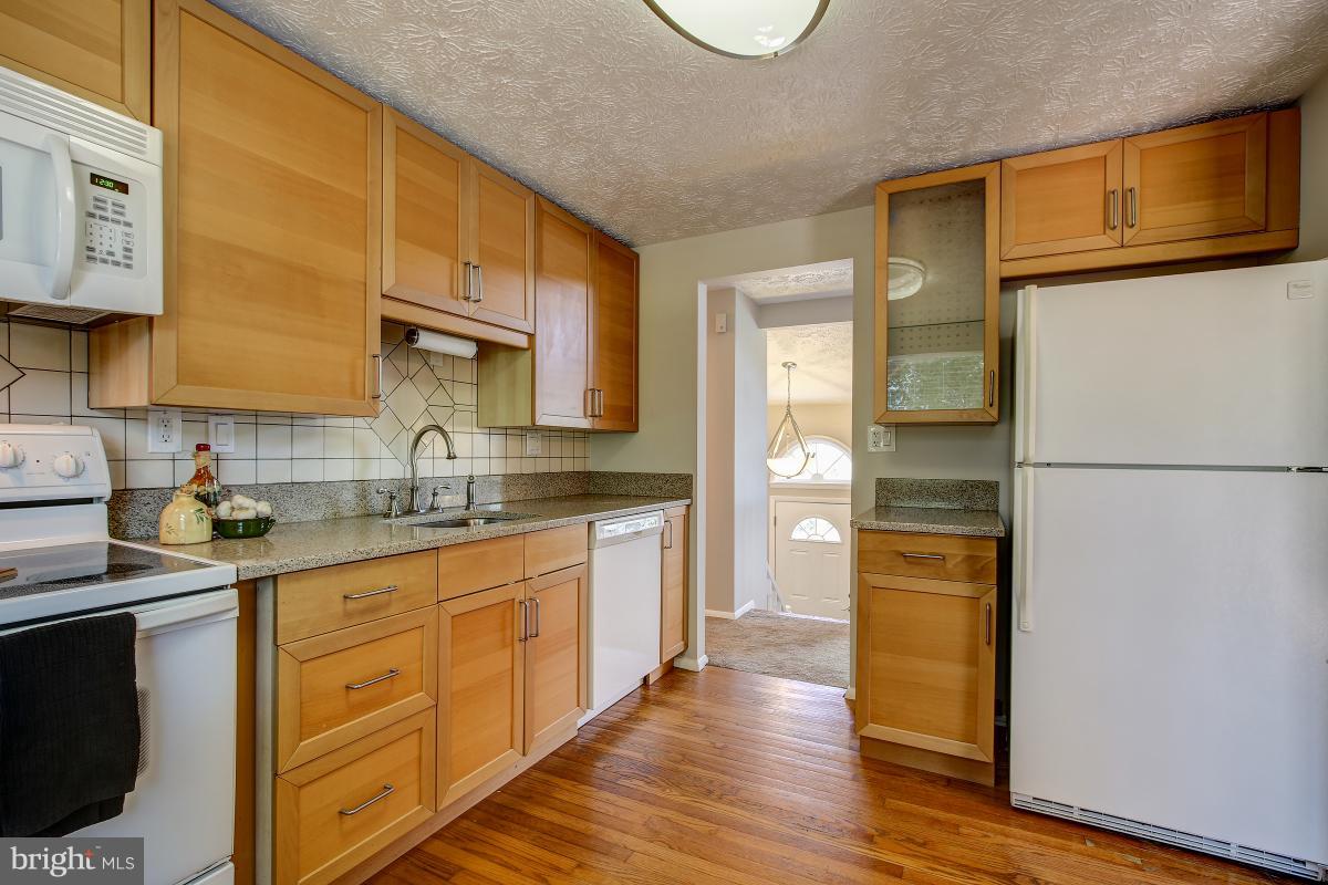 CRESTBROOK - Residential