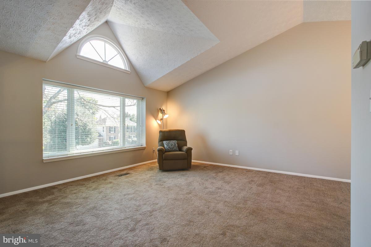 CRESTBROOK - Residential