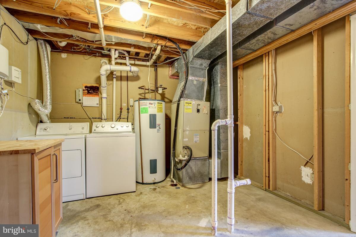 CRESTBROOK - Residential