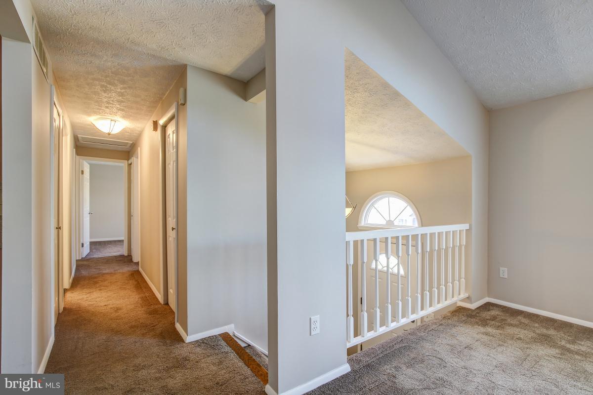 CRESTBROOK - Residential