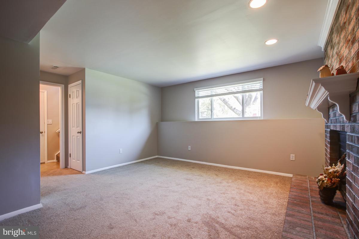 CRESTBROOK - Residential