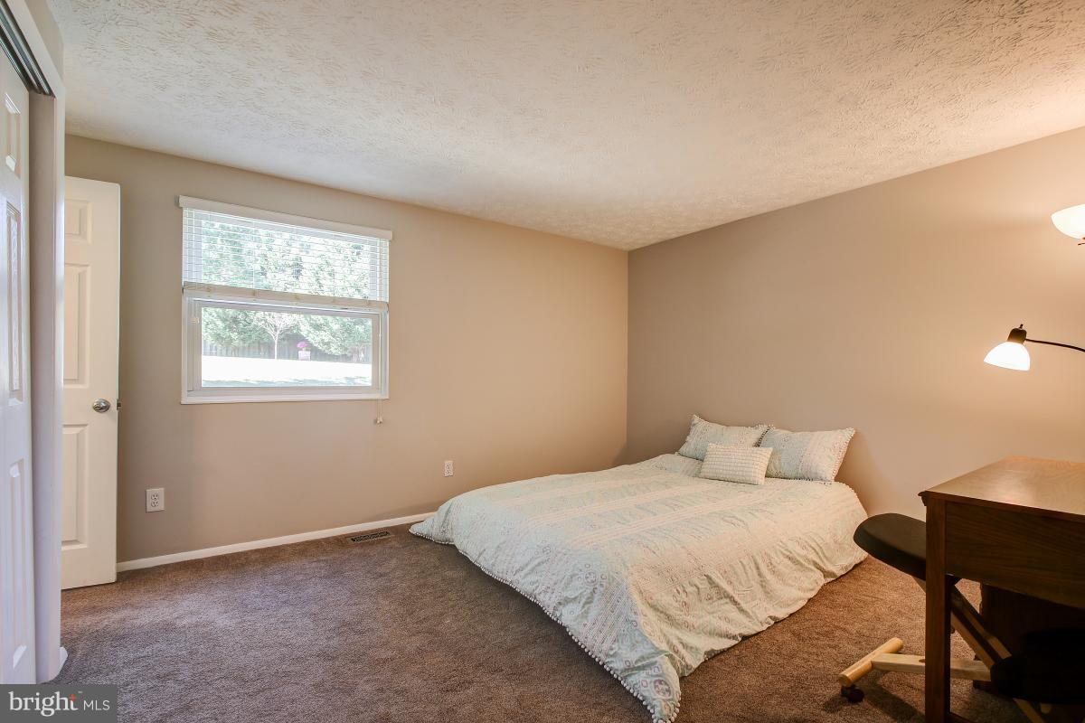 CRESTBROOK - Residential