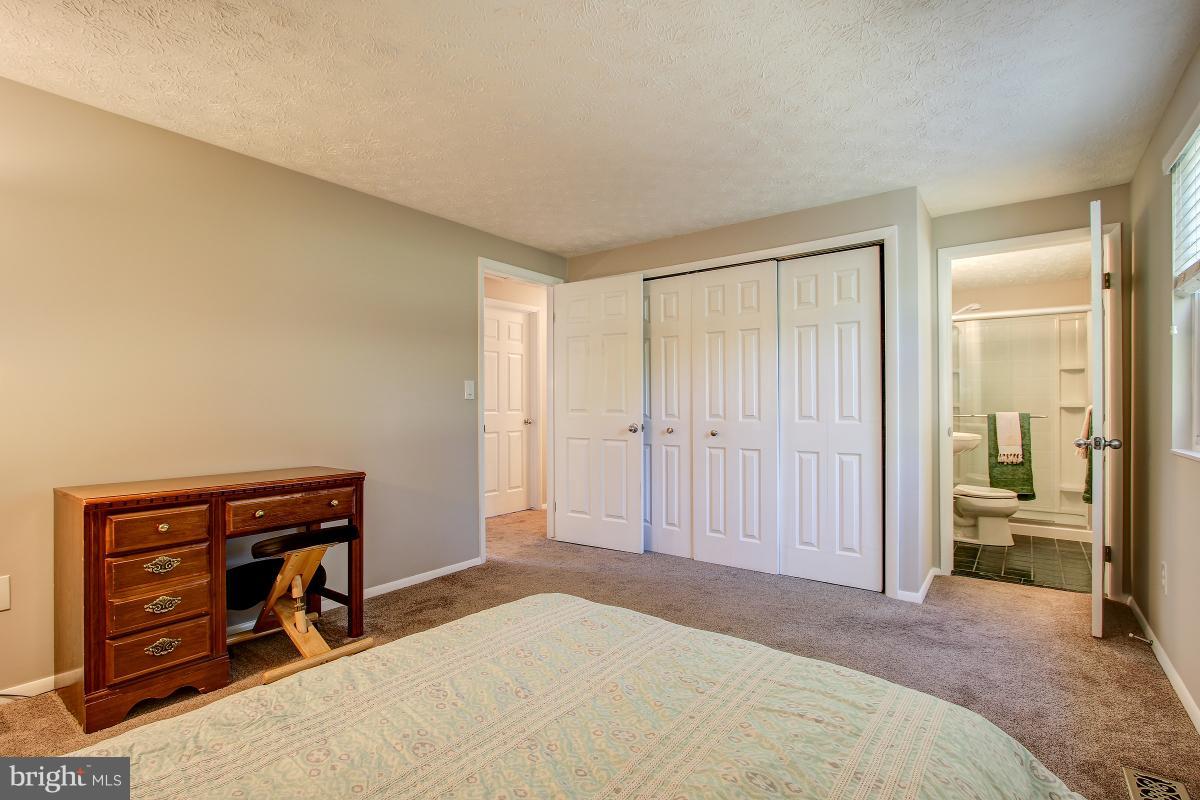 CRESTBROOK - Residential