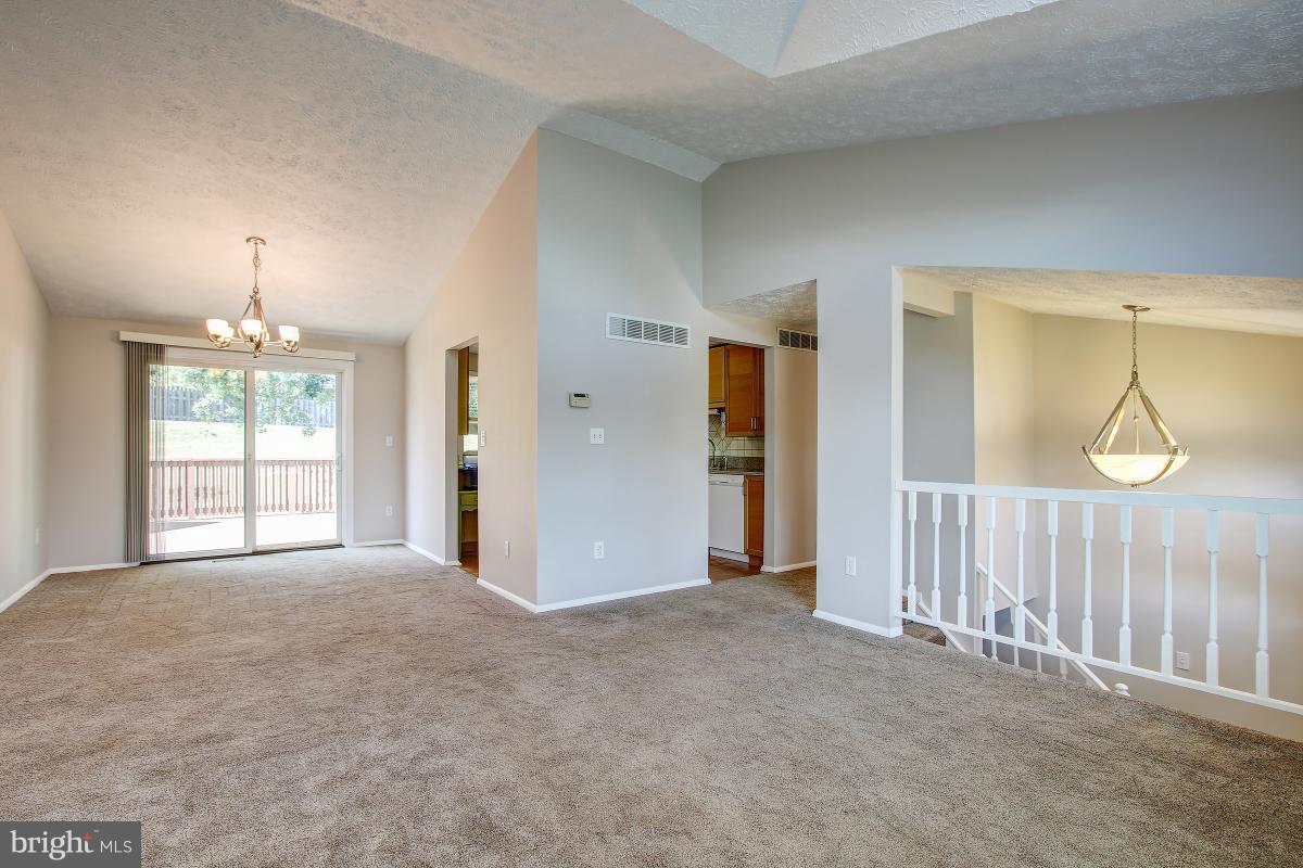 CRESTBROOK - Residential