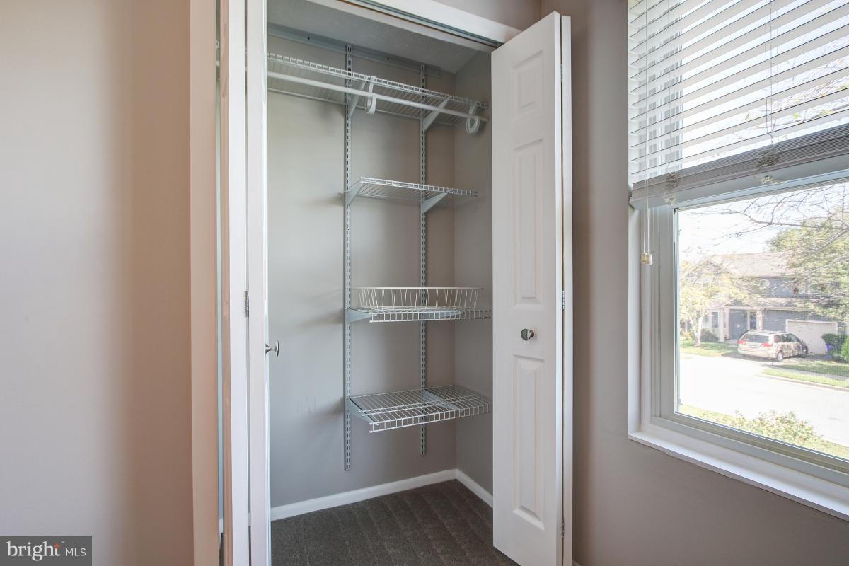 CRESTBROOK - Residential