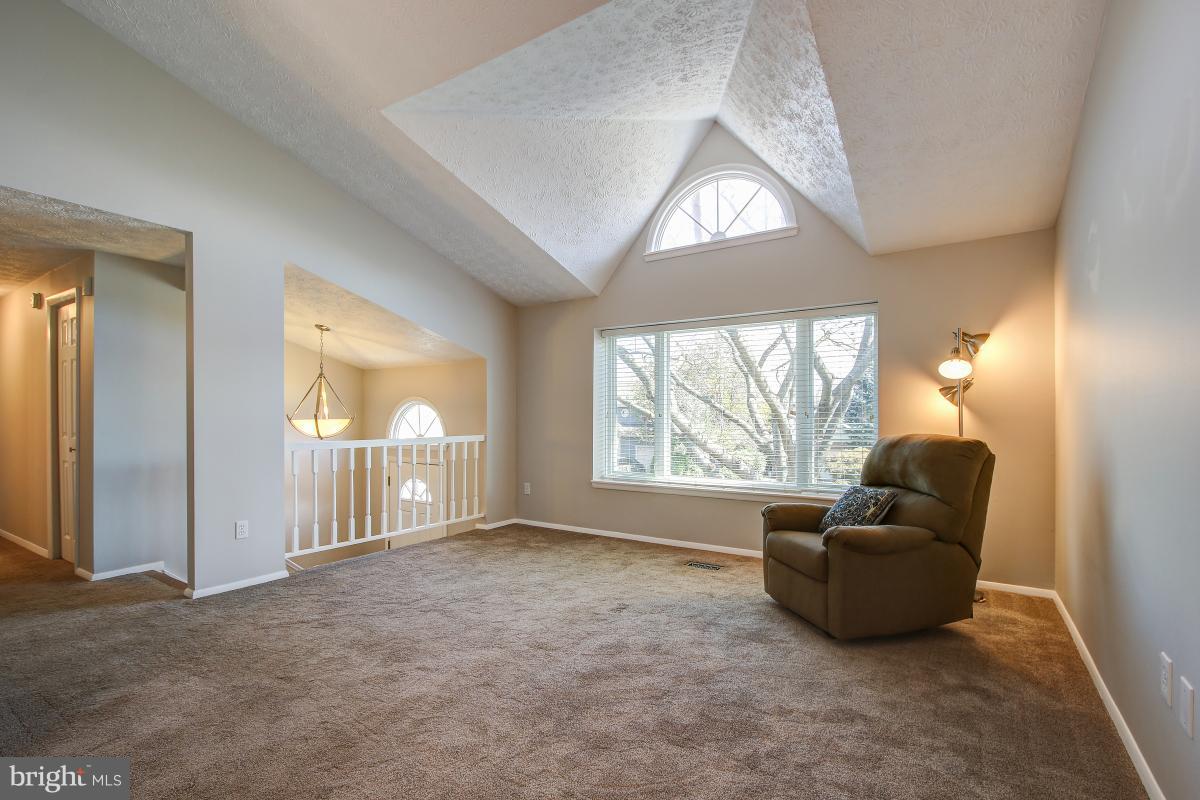 CRESTBROOK - Residential