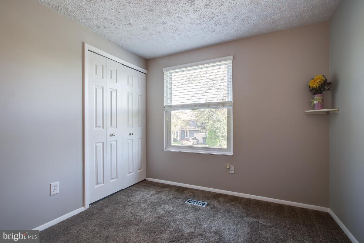 CRESTBROOK - Residential