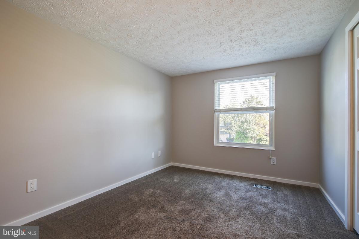 CRESTBROOK - Residential