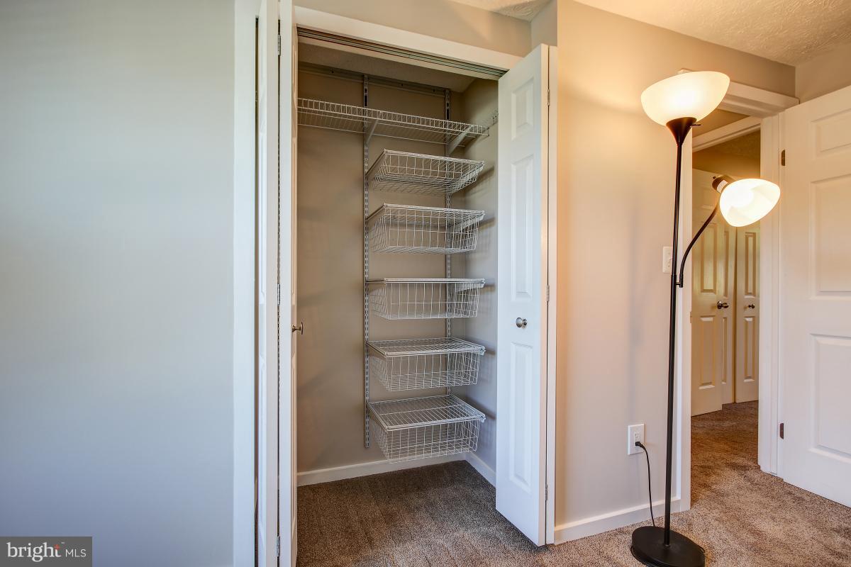 CRESTBROOK - Residential