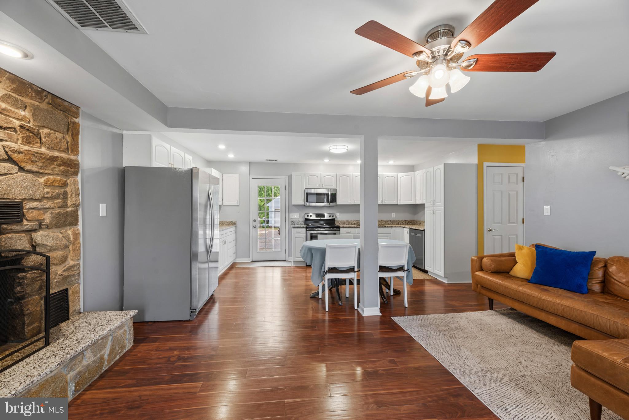 HUNTERS HARBOR - Residential