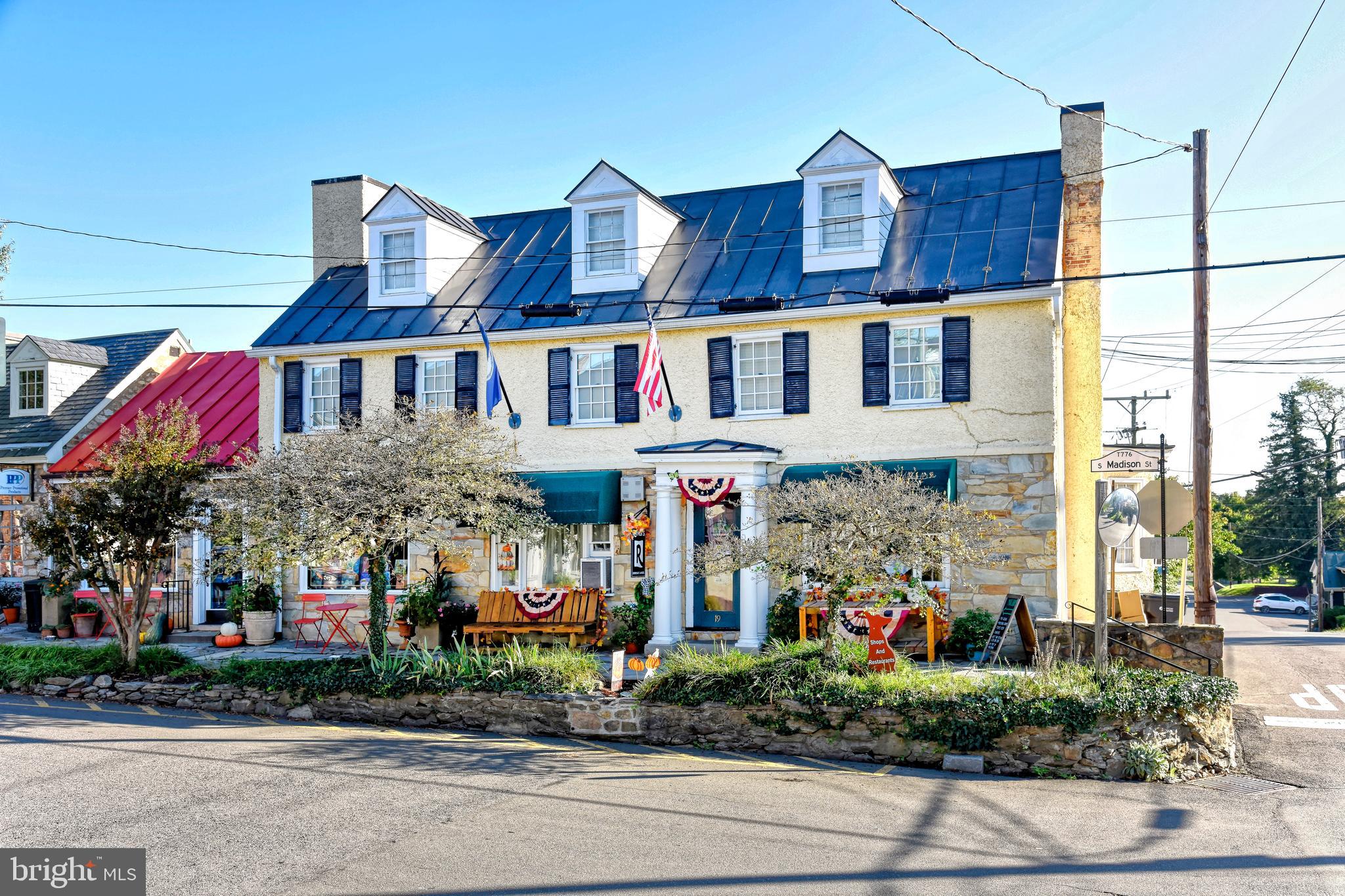 17 S MADISON STREET