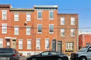 Great loft style studio apartment for rent in the Art Museum area. Available July 1st and it's pet friendly!!! There's a shared backyard and free washer/dryer in the basement. The full bathroom has a full tub and the apartment has good closet space (and there's additional storage space in the basement). Great location in the heart of Fairmount & close to everything the area has to offer. First month's rent, 12th month's rent, security deposit and good credit required for move in. Tenant pay for gas and electric. Landlord pays for water. Street parking.