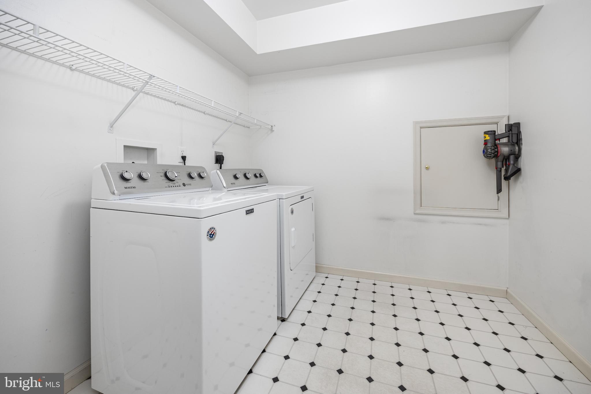 WOODRIDGE ESTATES - Residential