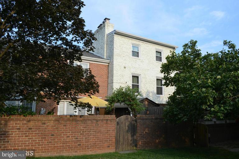 NORTH BARCROFT - Residential Lease