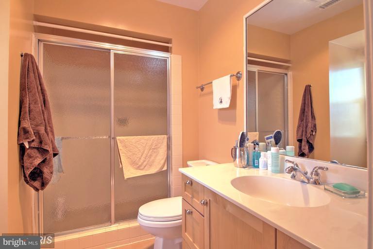 NORTH BARCROFT - Residential Lease