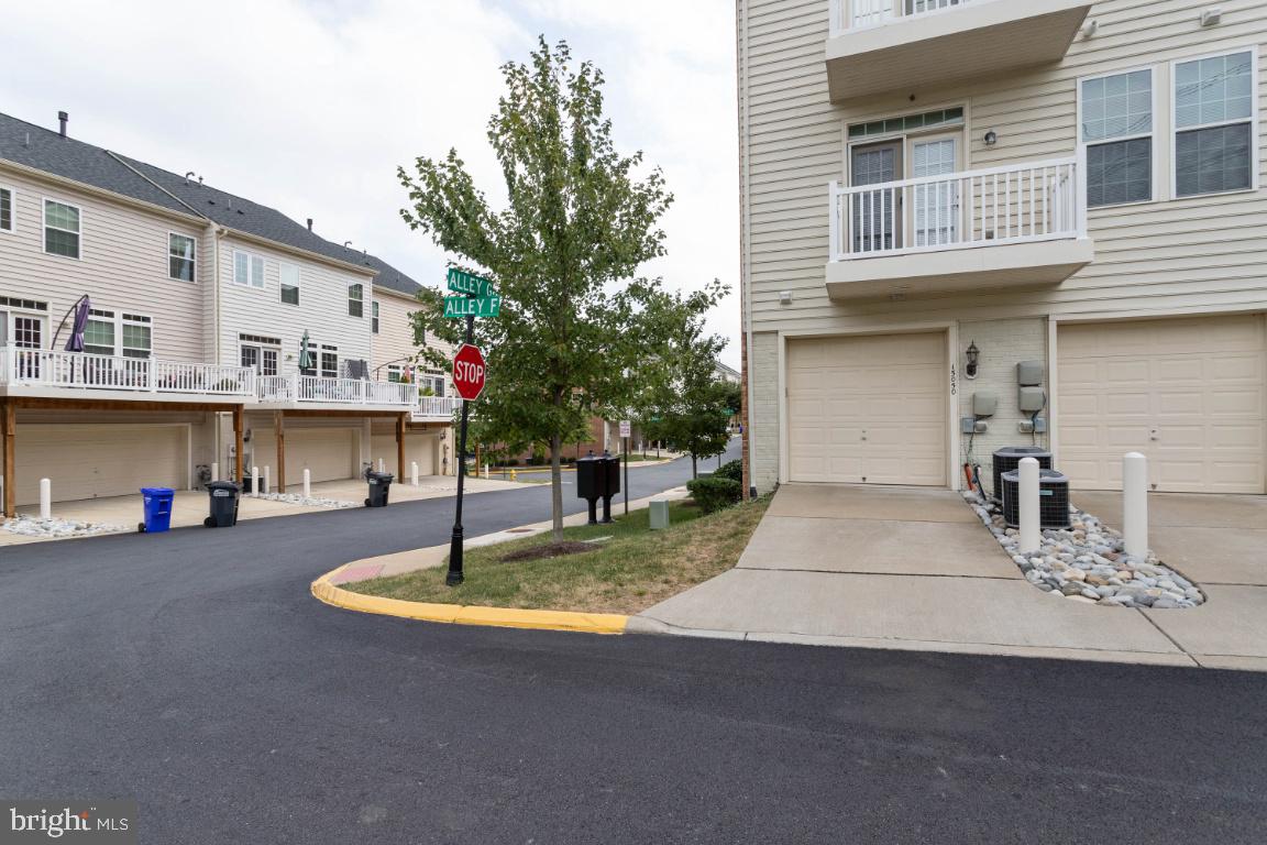 POTOMAC CLUB - Residential Lease