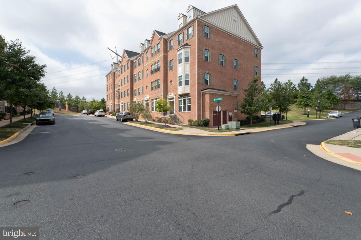 POTOMAC CLUB - Residential Lease