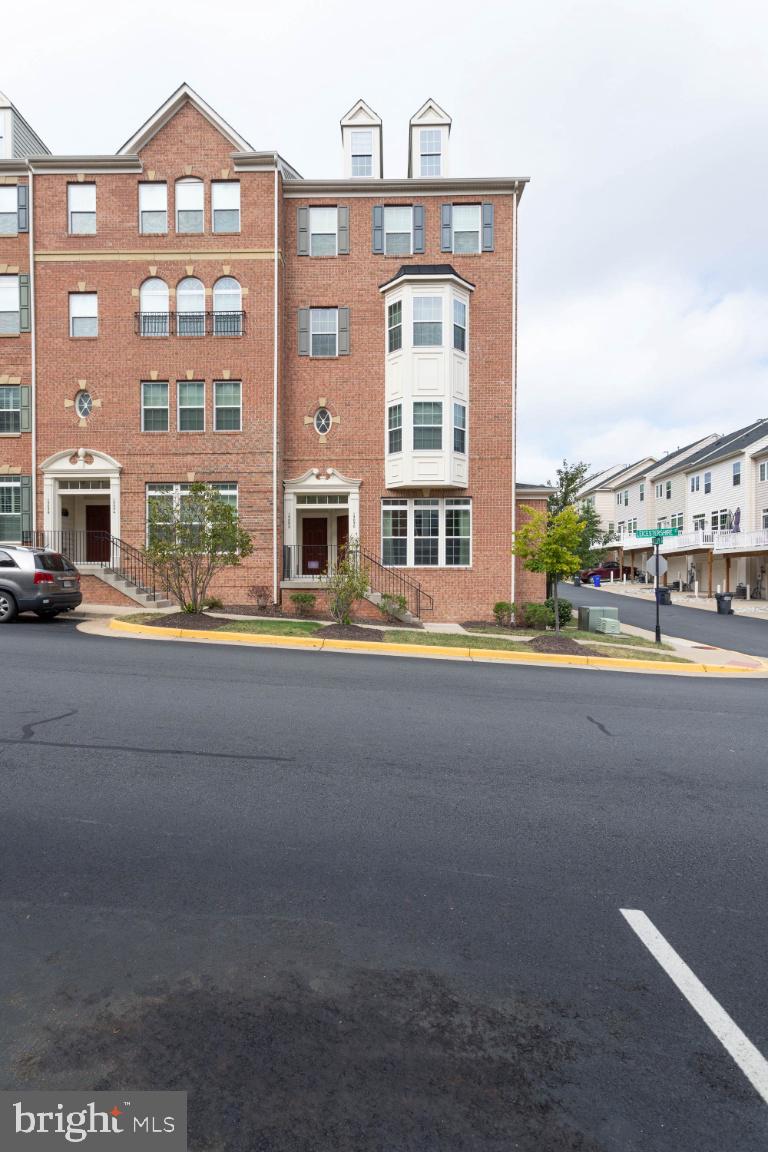 POTOMAC CLUB - Residential Lease