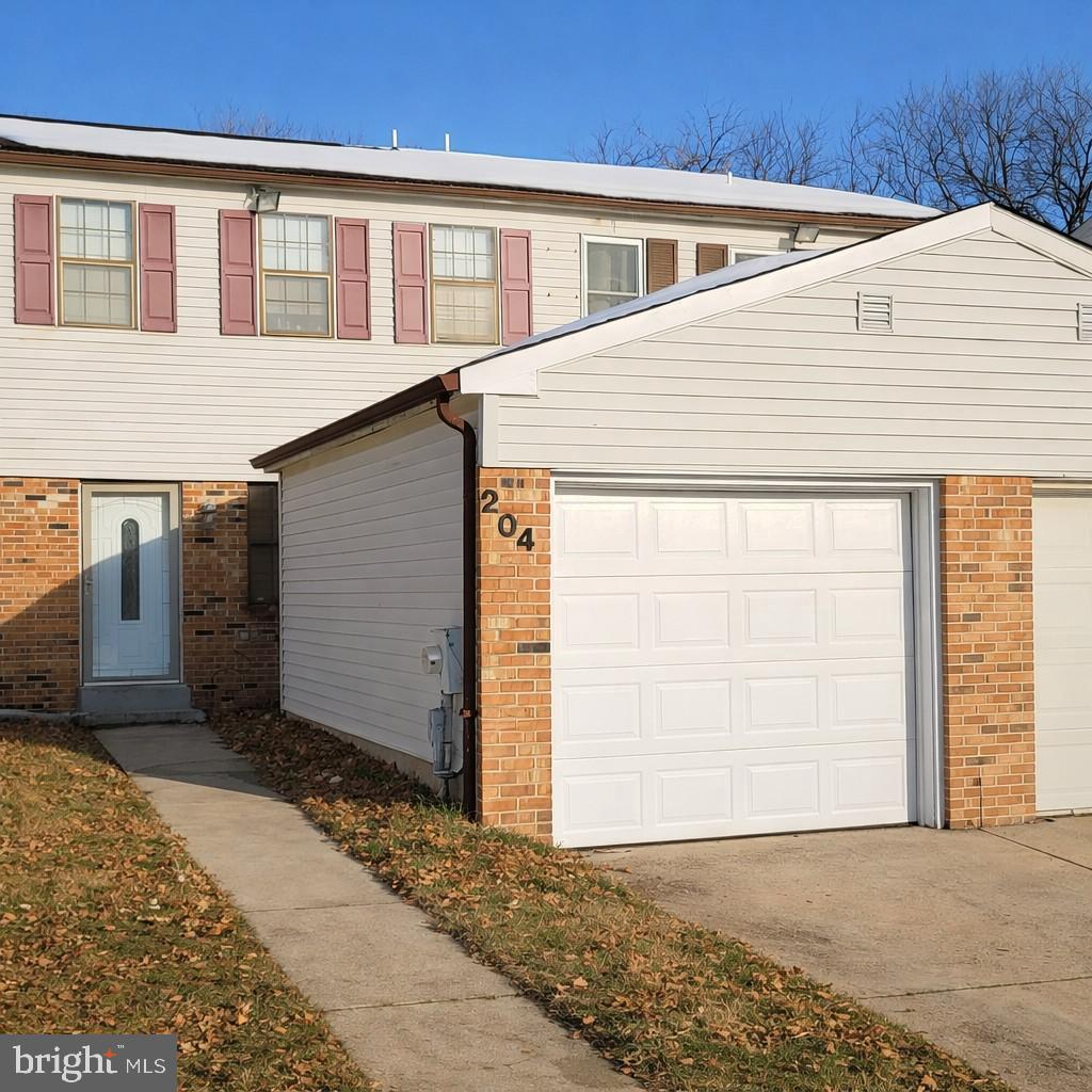 204 SPRINGWOOD DRIVE