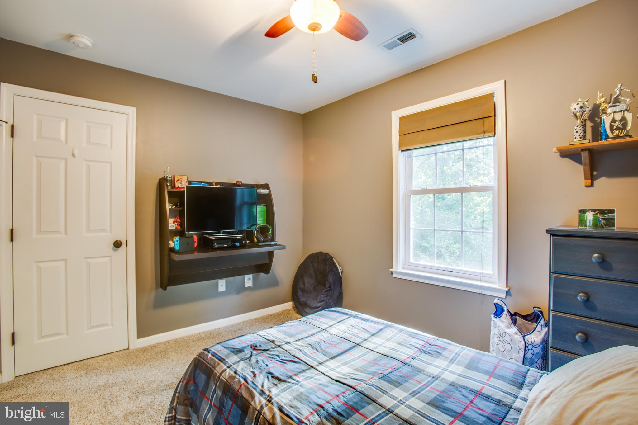 PRESIDENTIAL LAKES - Residential