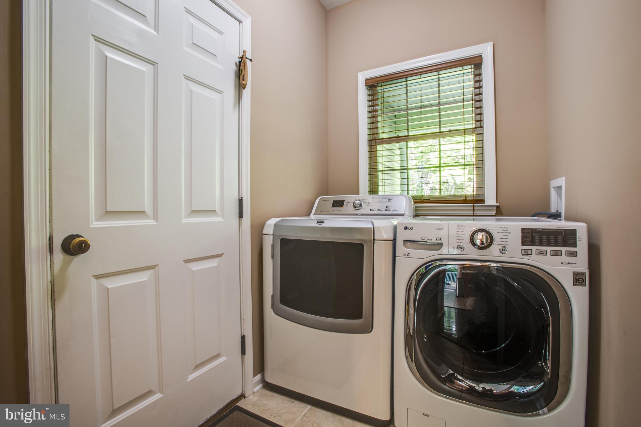 PRESIDENTIAL LAKES - Residential