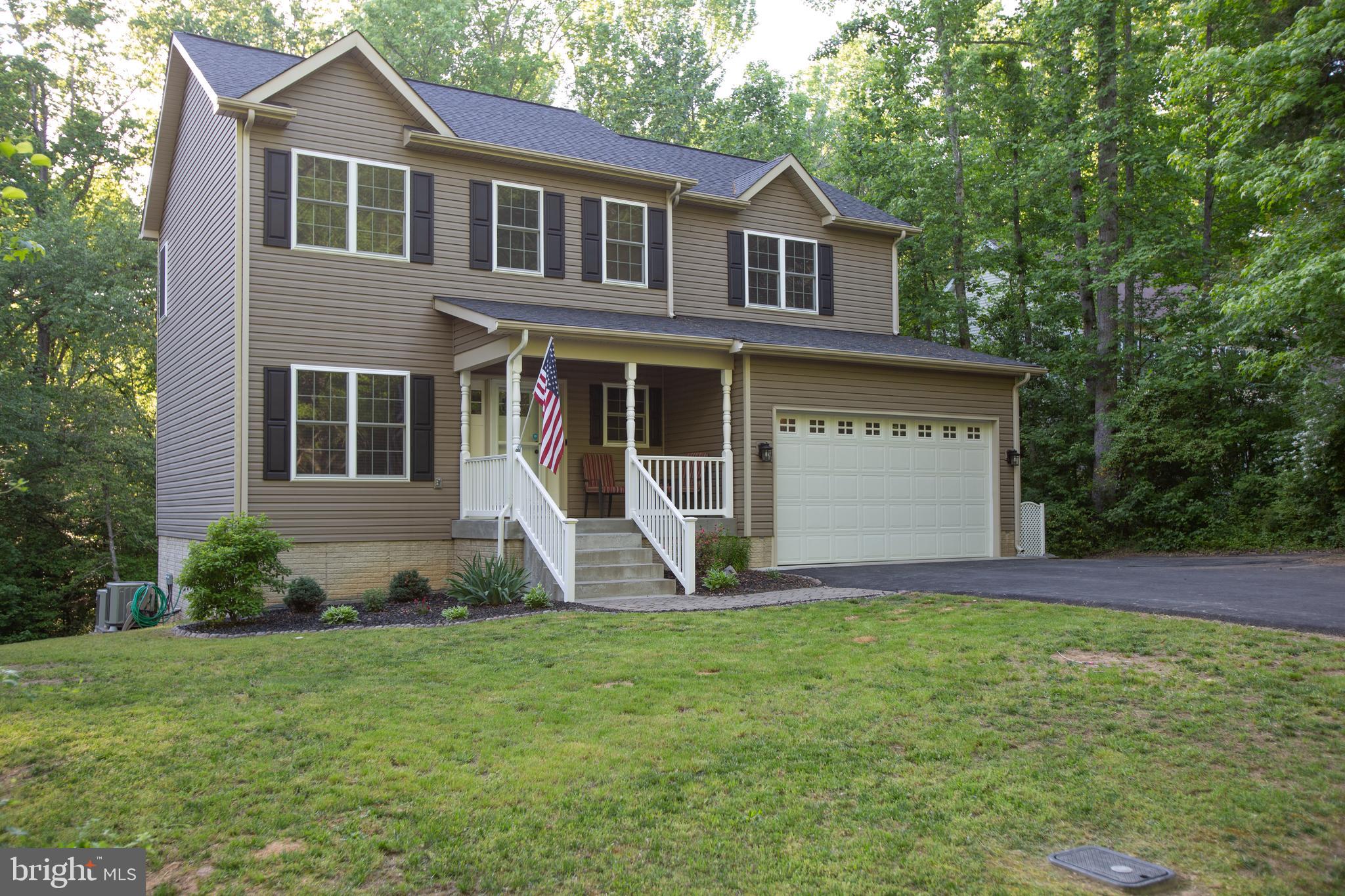 PRESIDENTIAL LAKES - Residential