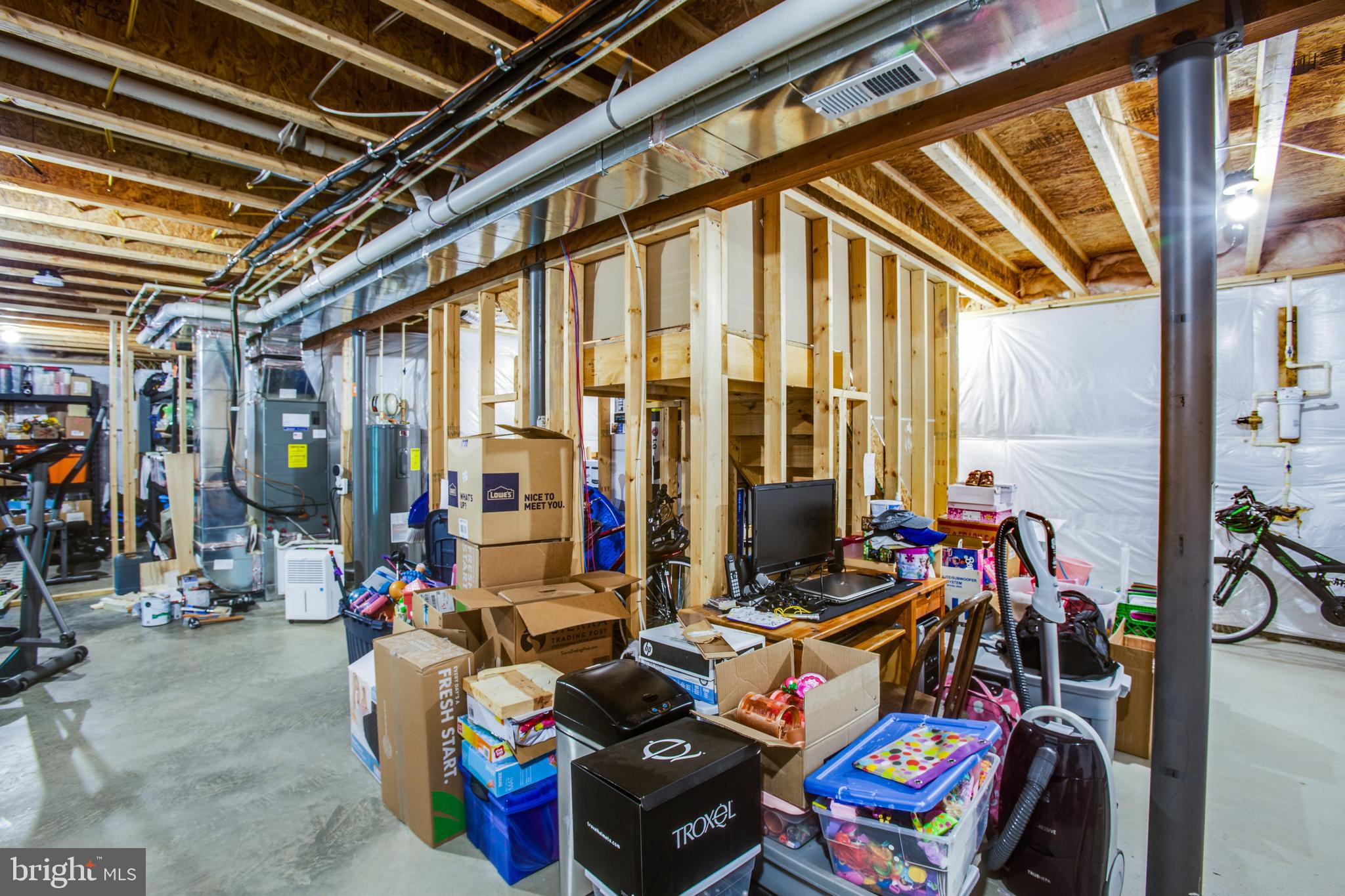 PRESIDENTIAL LAKES - Residential