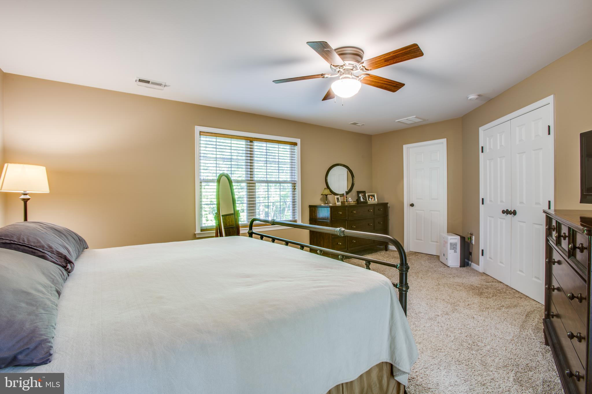 PRESIDENTIAL LAKES - Residential