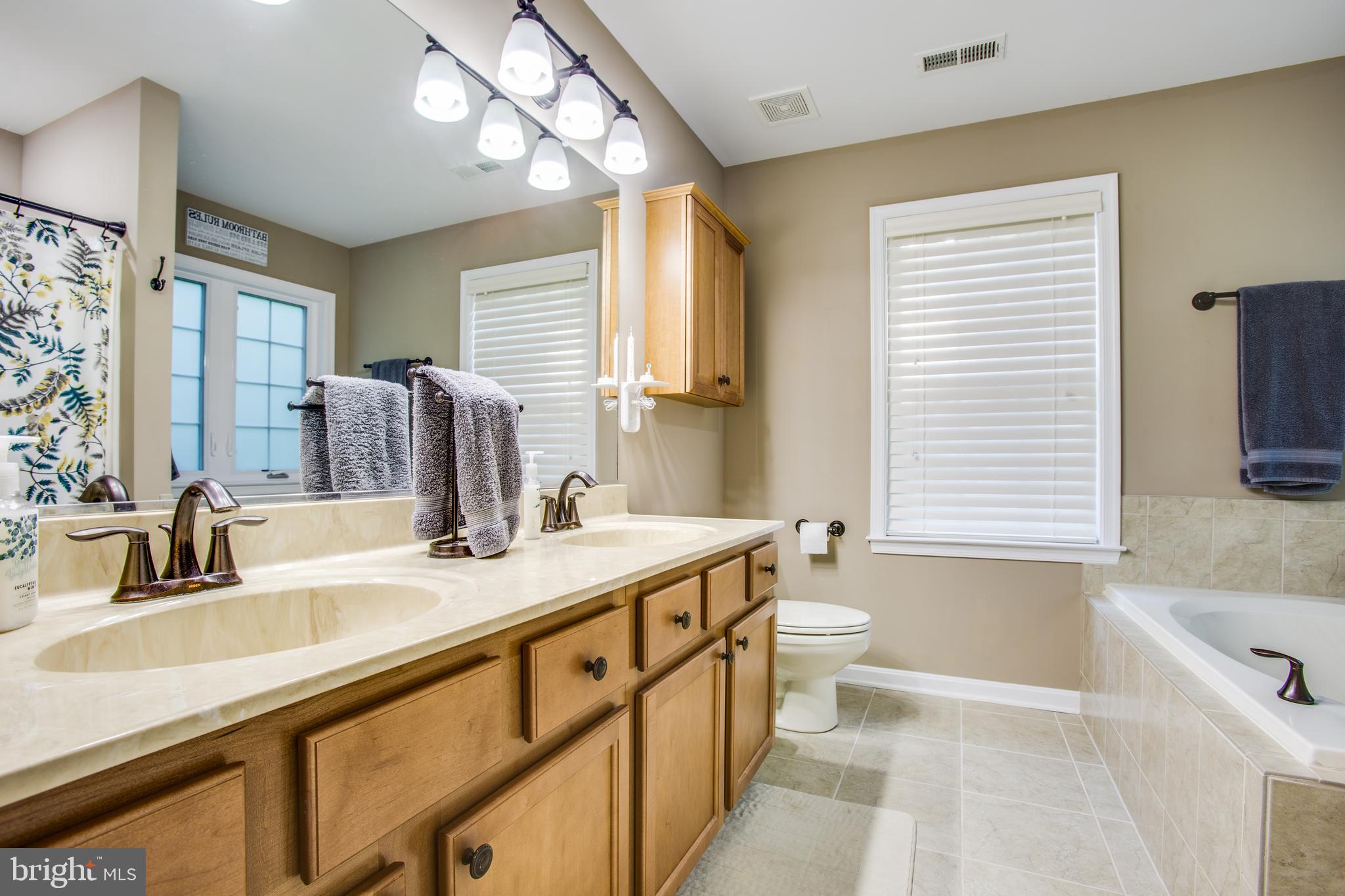 PRESIDENTIAL LAKES - Residential