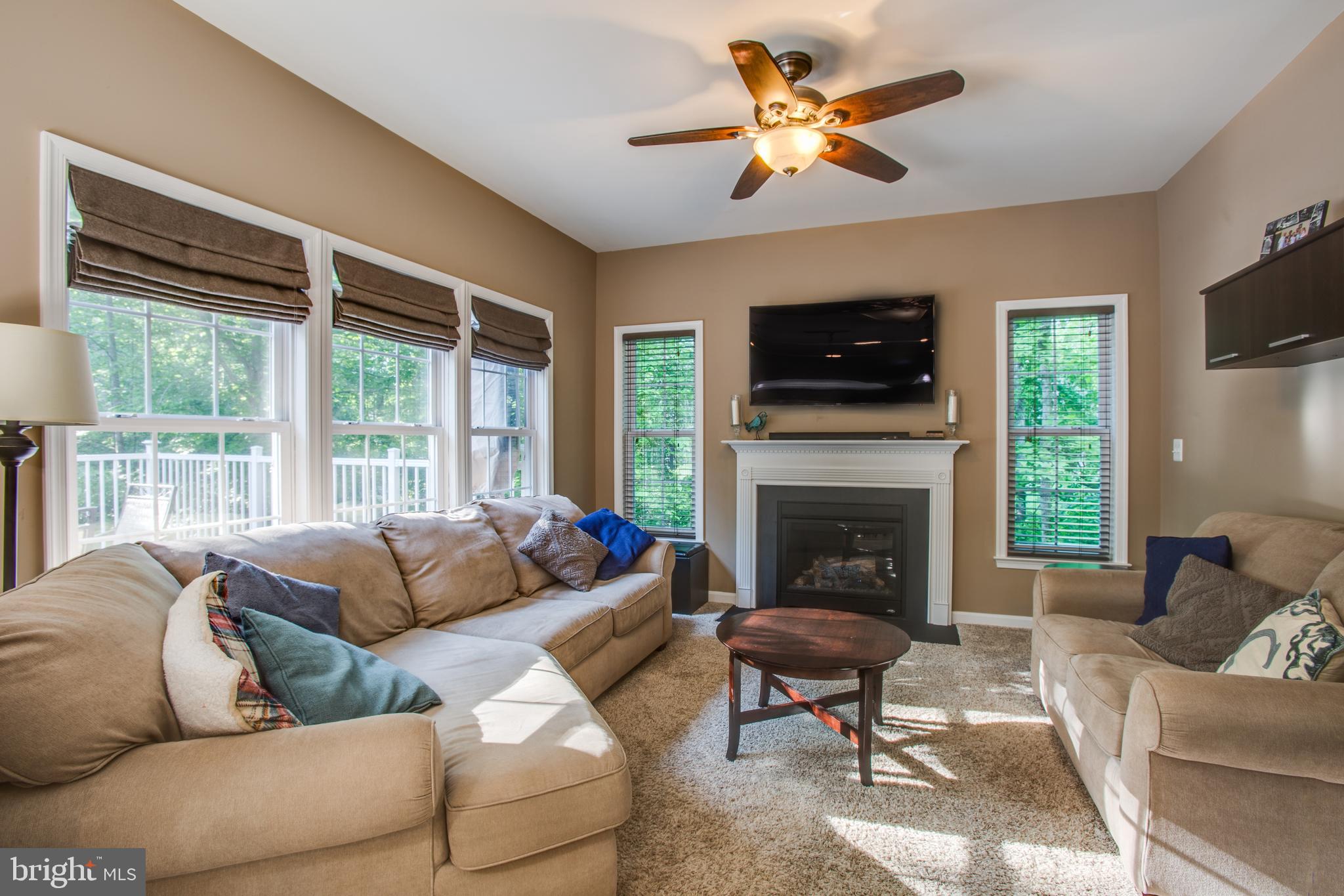 PRESIDENTIAL LAKES - Residential