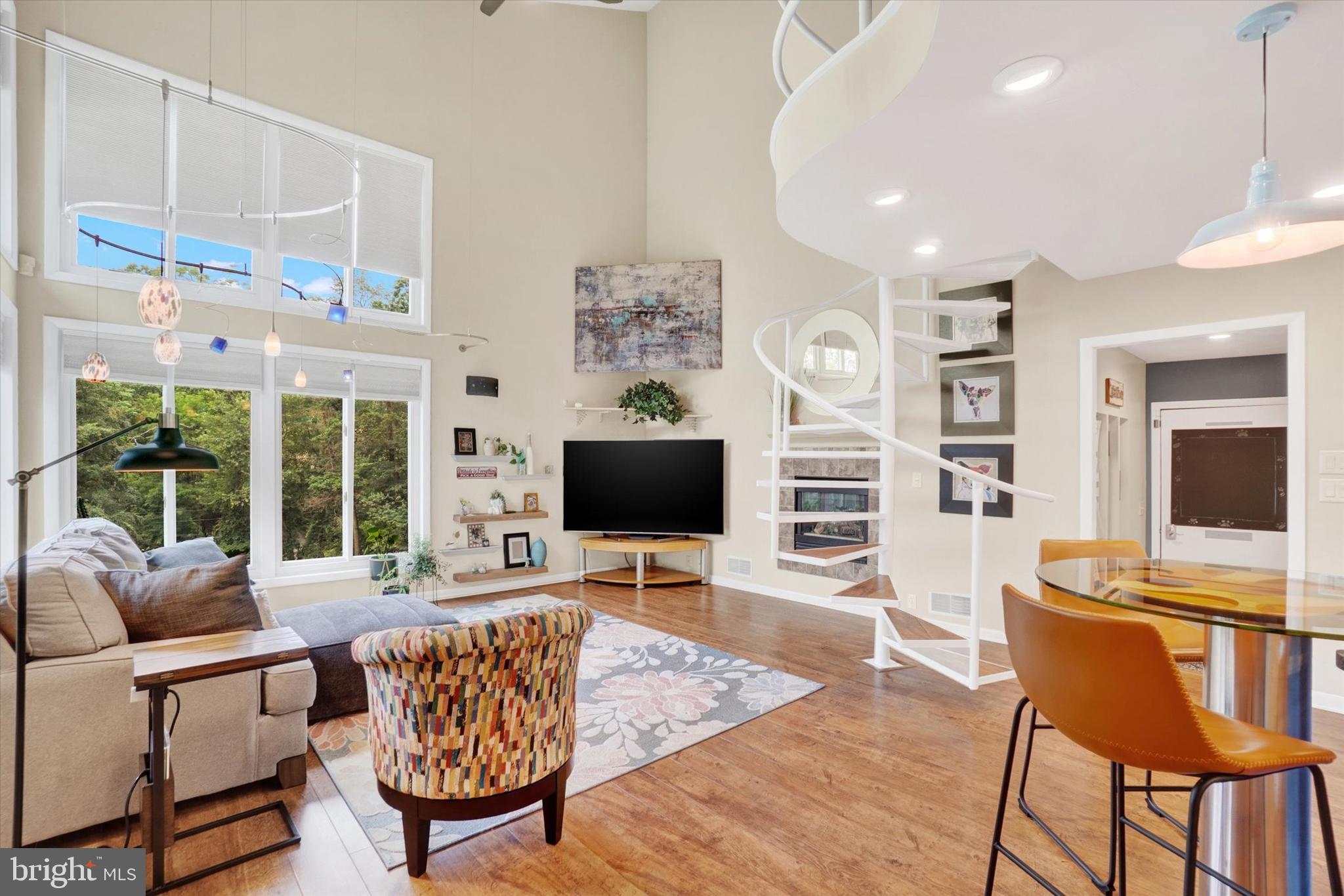 1123 TOWER ROAD