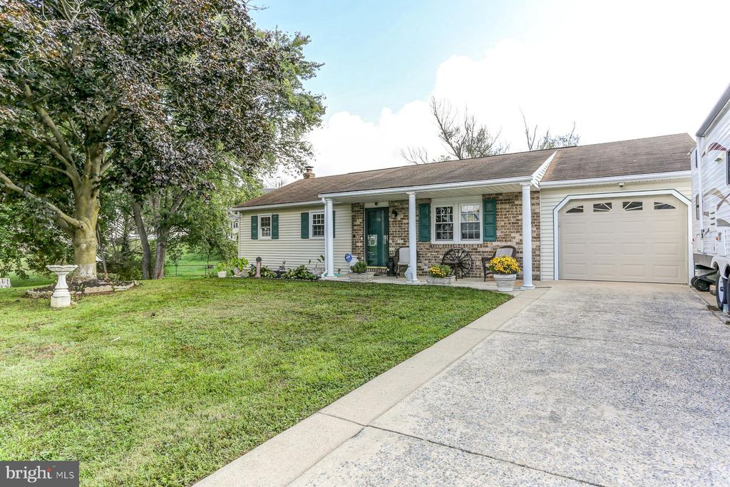 Photo of 116 Brewster Drive, Lancaster, PA 17603 (MLS # PALA2055604)