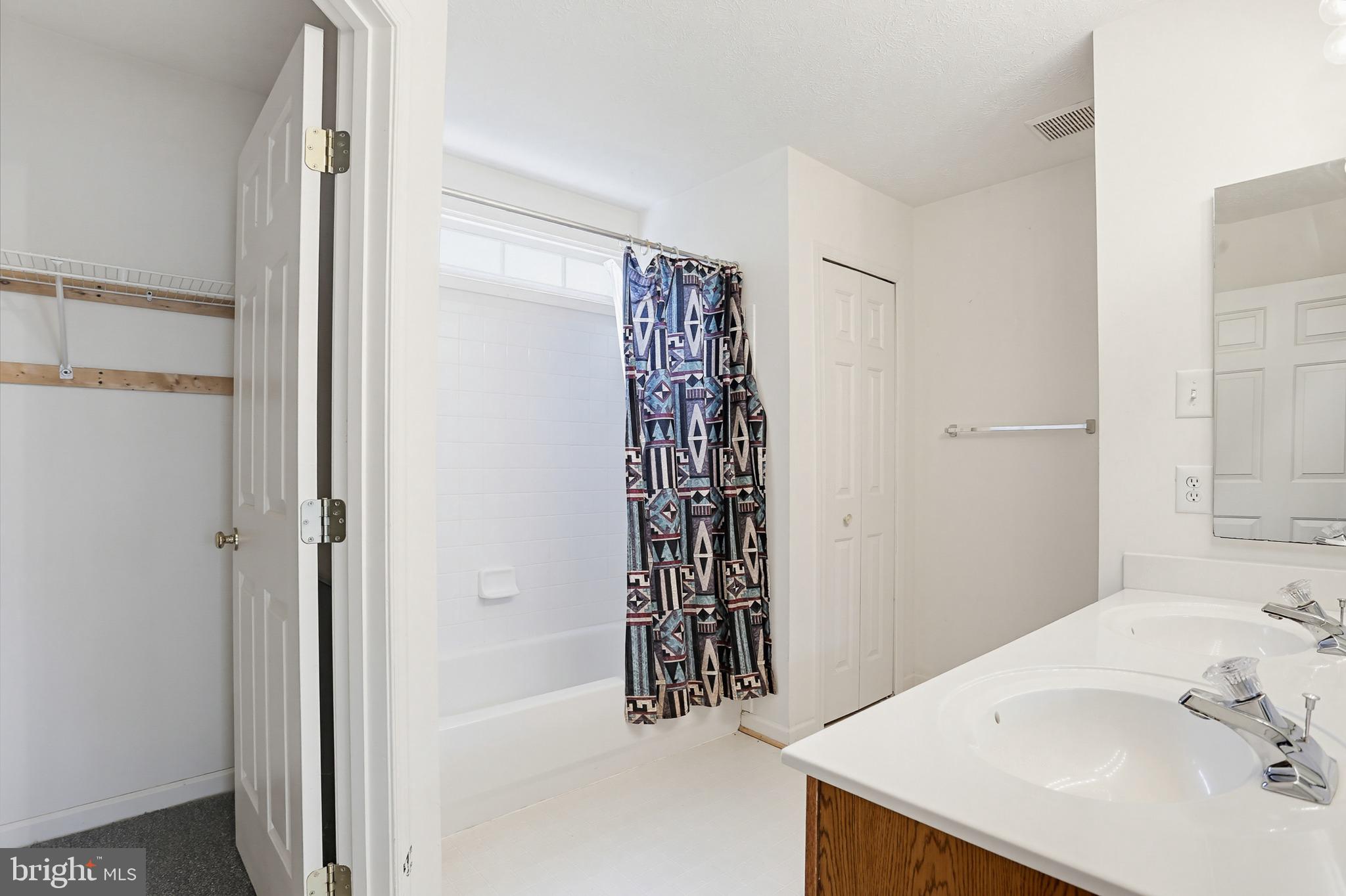 DIAMOND HILLS - Residential